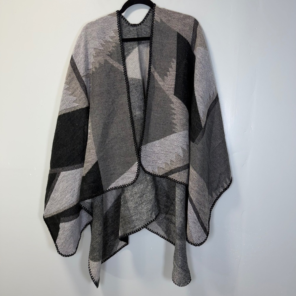 Geometric Knit Ponchoโ Wrap Shawl Gray Black Southwestern Open Front One Size